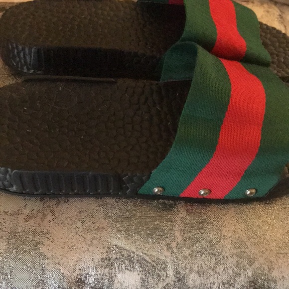 Super cute GG styles slides size 7 excellent condition never worn - Picture 3 of 4